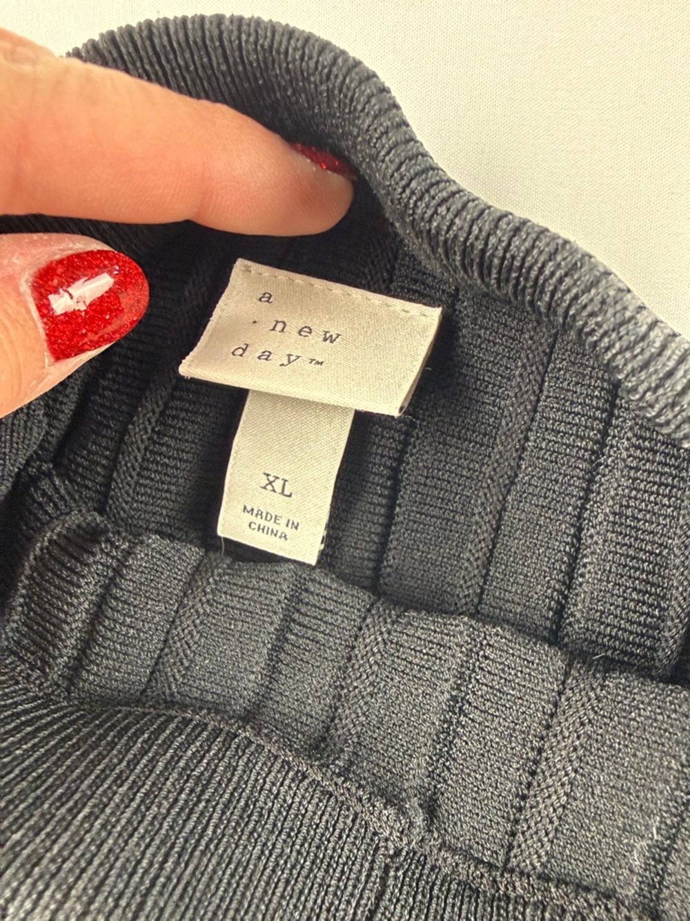 A New Day Black Pleated Mini Skirt XL Knit Stretch Pull On EUC - Picture 4 of 5